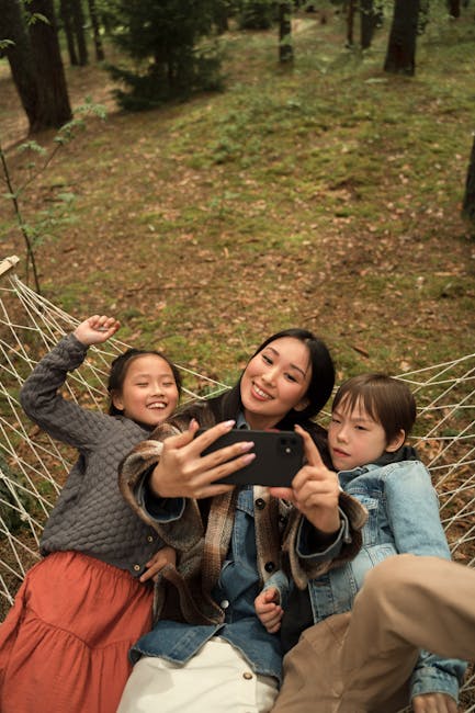 Famiglia nel bosco e separazione dei figli: Meloni sottolinea l’autonomia genitoriale