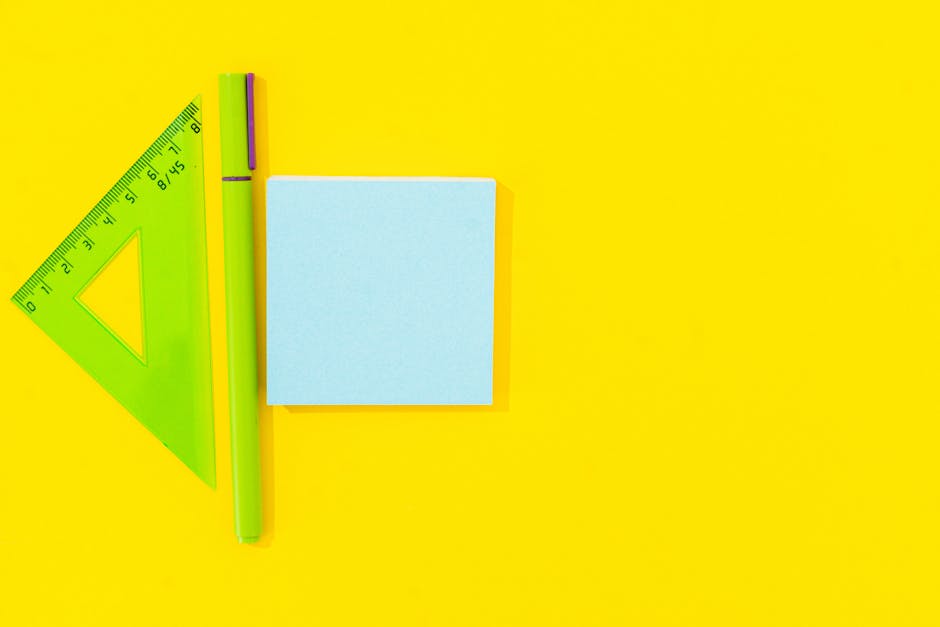 Organizzazione dello spazio in 10 metri quadrati: righello, penna e blocco note per un design funzionale e creativo