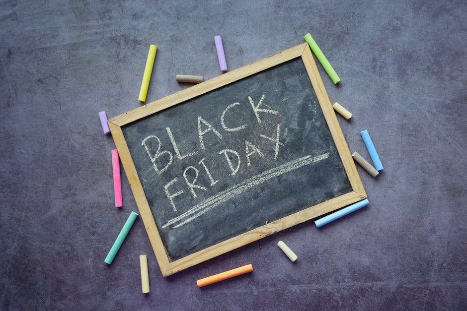Lavagna con scritta Black Friday e gessetti colorati, offerta Giocamondo Study per Londra, un'occasione imperdibile per studiare all'estero.
