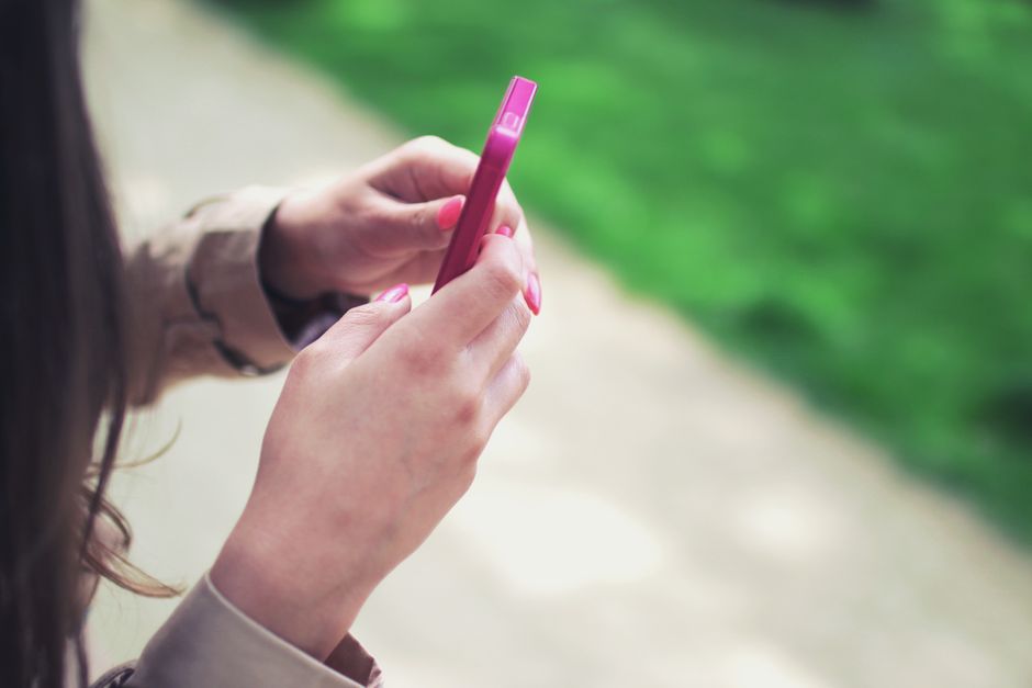 Social media e violenza giovanile: il rischio della ricerca di visibilità a scuola