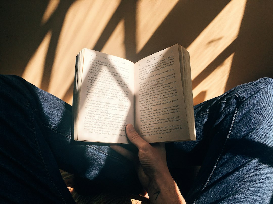 Benefici della lettura per la mente e il potere neuroscientifico del testo