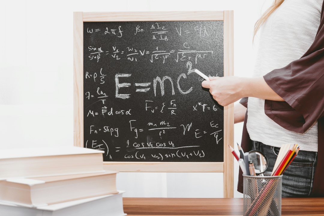 Insegna Filosofia a scuola senza abilitazione: la Corte dei Conti condanna la docente a risarcire il danno erariale