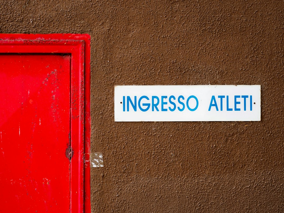 Il "Magister" e la difesa dei minori: la nuova linea pedagogica del Ministro Valditara