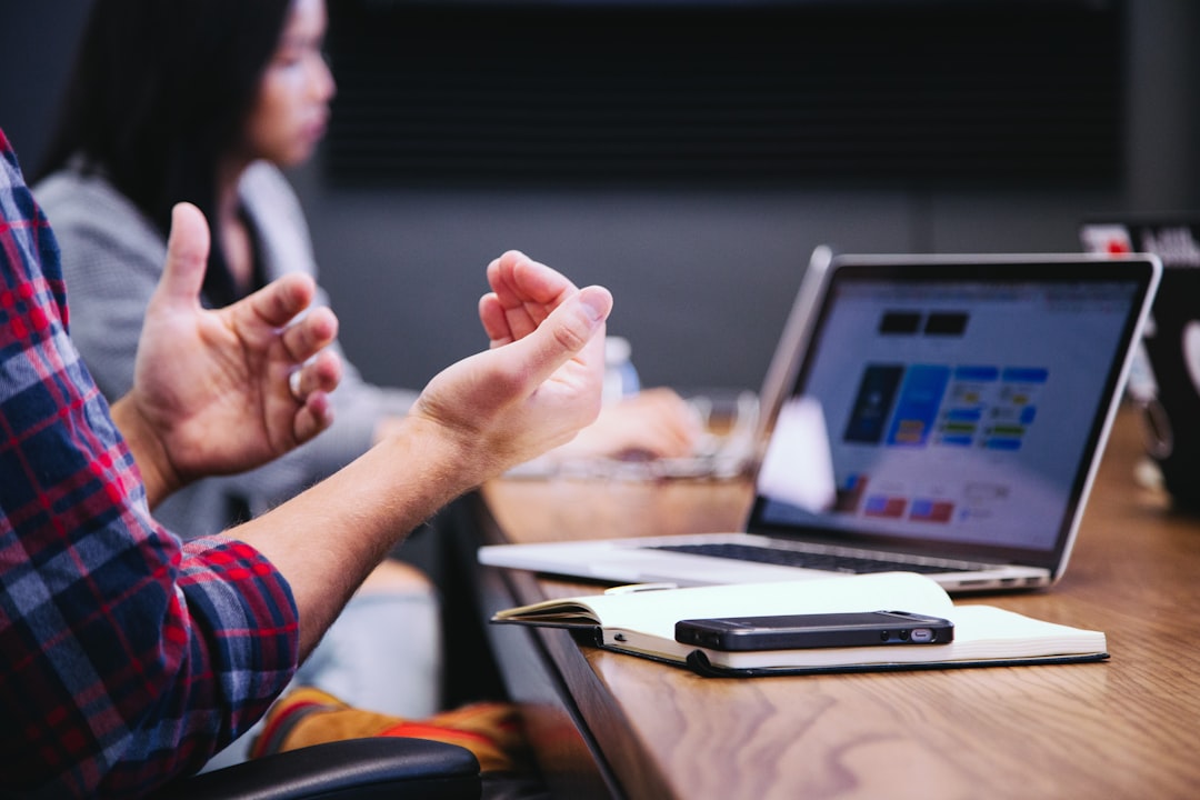 Le Tecniche Fondamentali per una Discussione Costruttiva: Come Migliorare le Tue Abilità di Dialogo