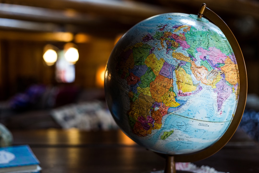 Crisi globale dell'istruzione: oltre il 40% di aumento degli attacchi alle scuole nel biennio 2024-2025