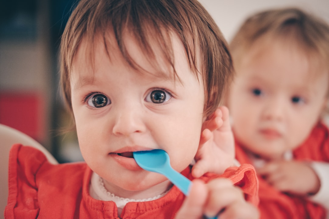 Povertà infantile e deprivazione nutrizionale: i dati shock del rapporto OPHI 2026 sulla vulnerabilità dei minori