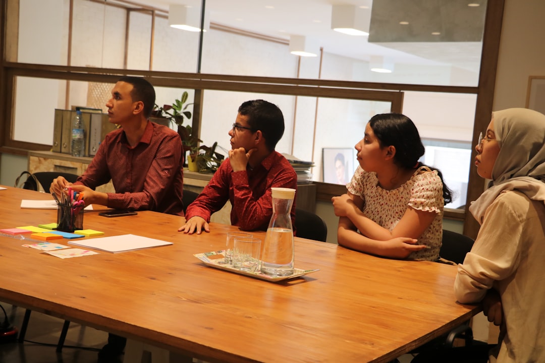 Sala professori: dal conflitto alla fiducia — quattro incontri pratici per rafforzare le relazioni tra colleghi