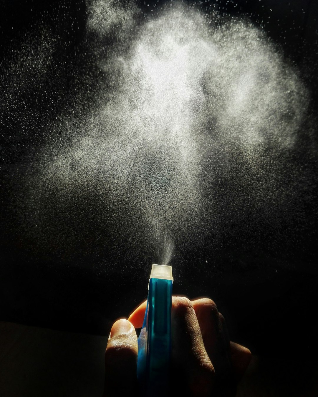 Sicurezza scolastica e uso di spray urticanti: l'allarme dopo l'intossicazione di una docente a Lecco