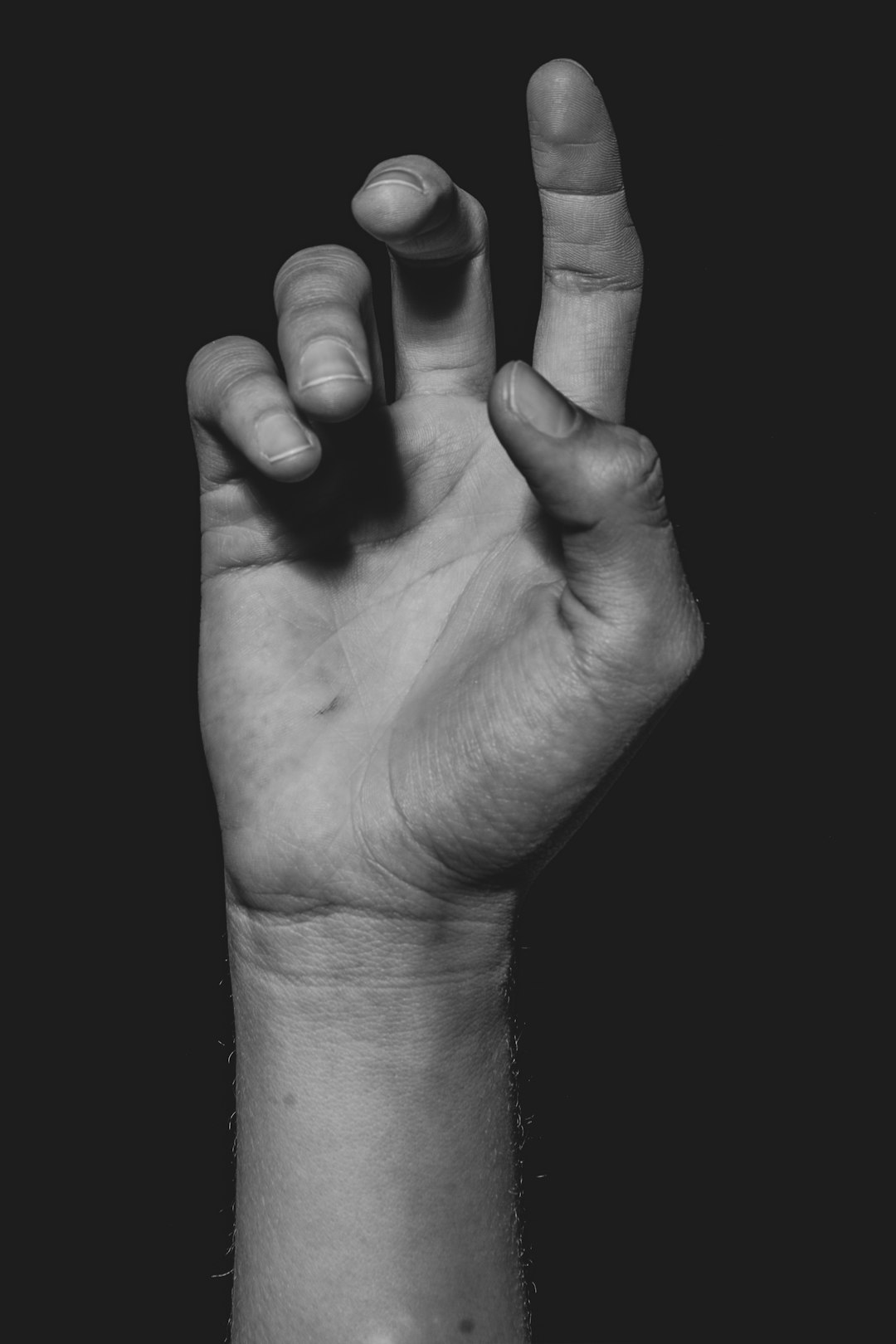 L'atrofizzazione dei gesti e la "mano sola": le riflessioni di Paolo Ruffini sulla presenza fisica e la salute mentale dei ragazzi
