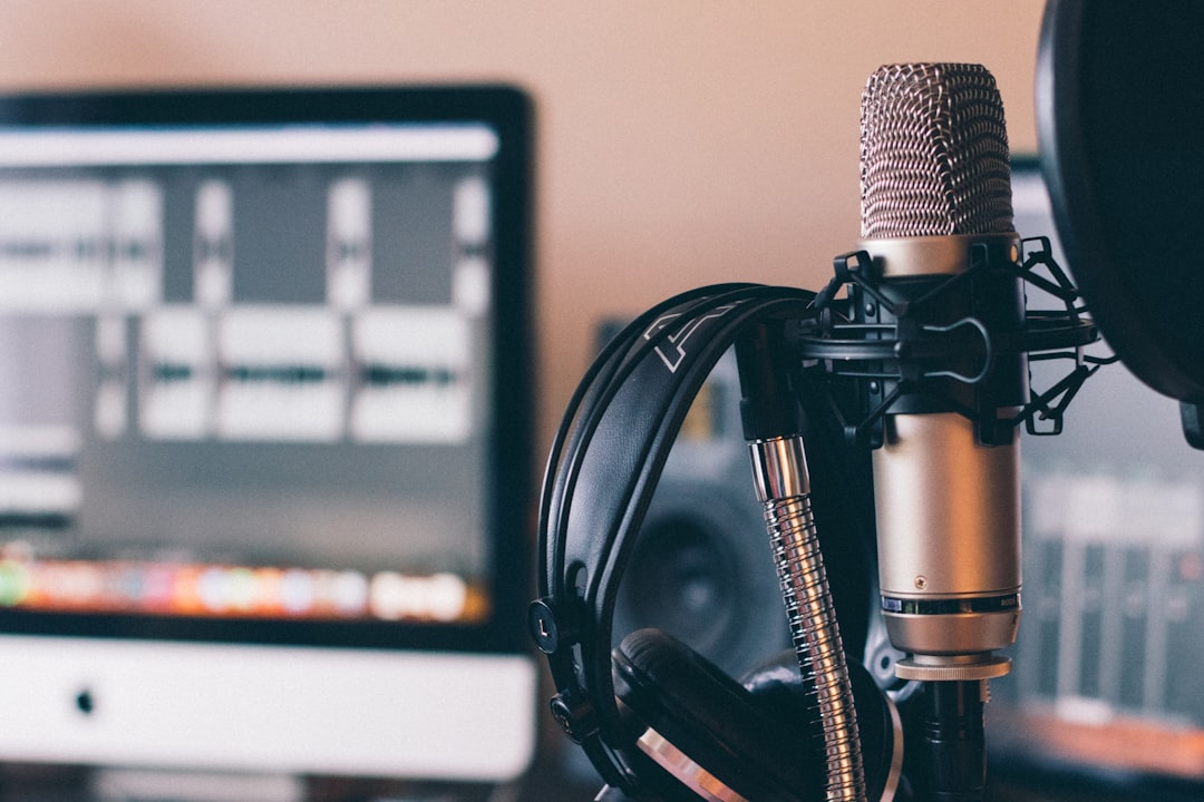 Guida alla creazione di podcast scolastici per promuovere l'ascolto attivo