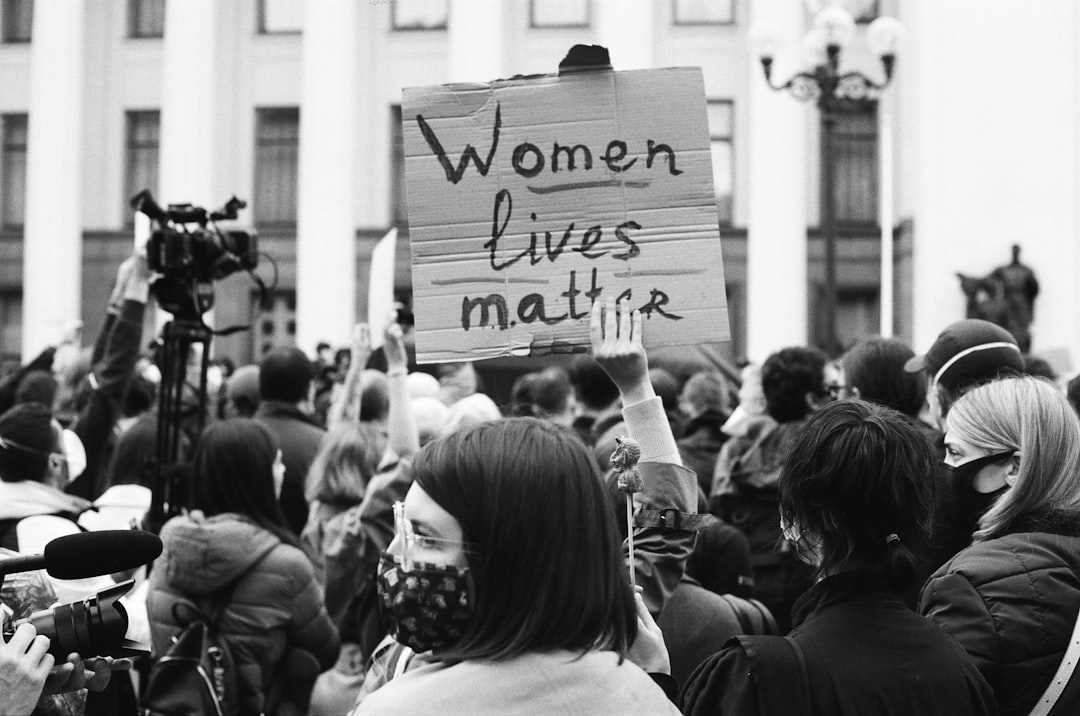Sostegno agli orfani di femminicidio: stanziati 10 milioni per la rete nazionale