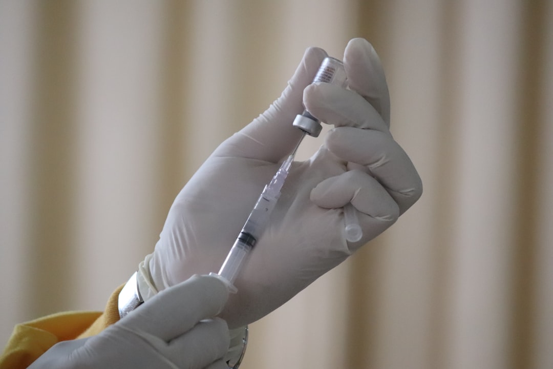 Vaccinazioni e scuola: l'allarme di Matteo Bassetti sul calo delle coperture e il ruolo educativo degli istituti