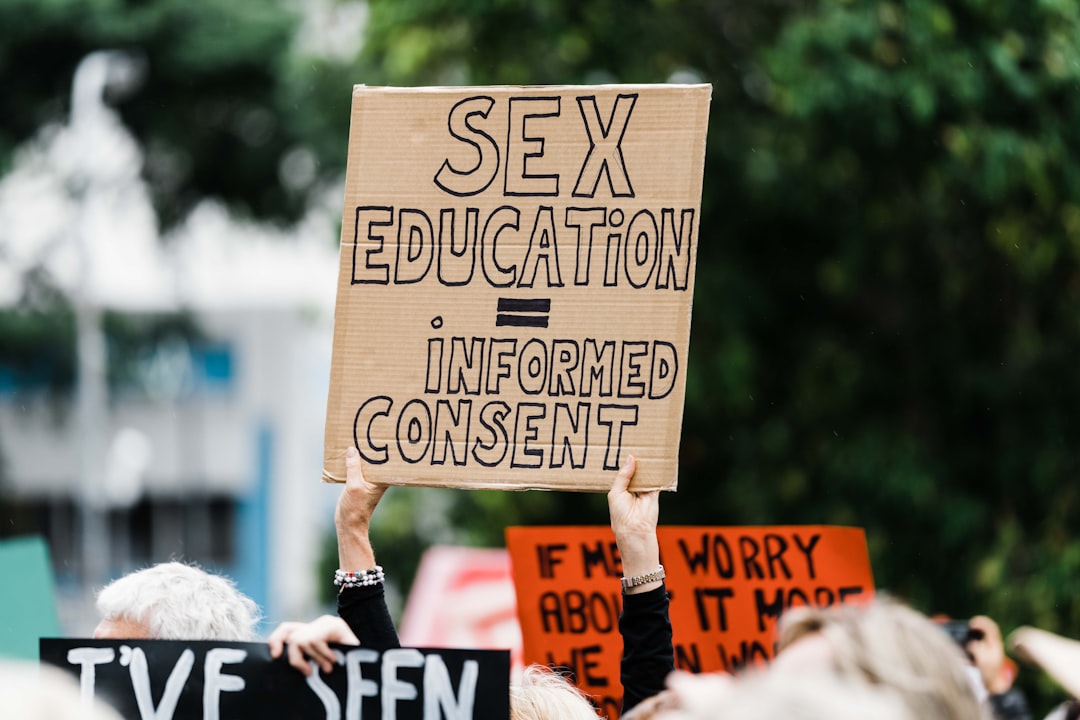 Consenso informato a scuola: la nuova Legge 104 e il primato educativo delle famiglie