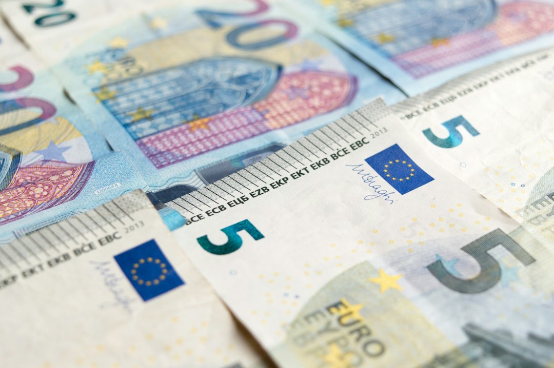 Multe fino a 1000 euro per chi copre il volto a scuola: ecco il nuovo decreto