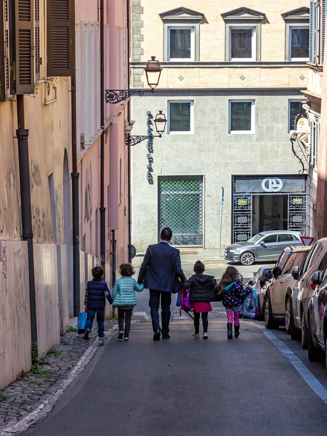 Figlio unico in Italia al 12%: cosa cambia per le scuole nell’Europa a bassa natalità