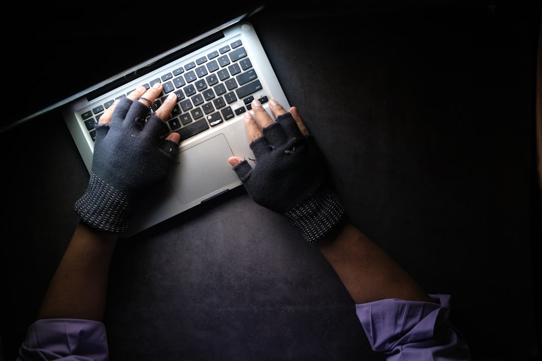 Abusi sessuali online sui minori: il rapporto UNICEF svela il muro del silenzio e la vulnerabilità digitale