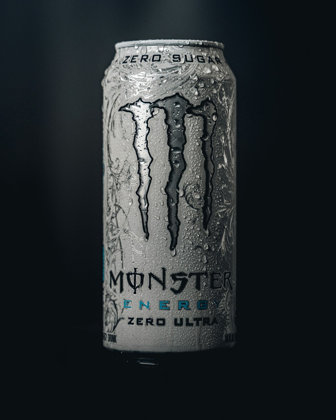 Energy drink e minori: l'allarme della Società Italiana di Pediatria sulla diffusione precoce e i rischi per la salute