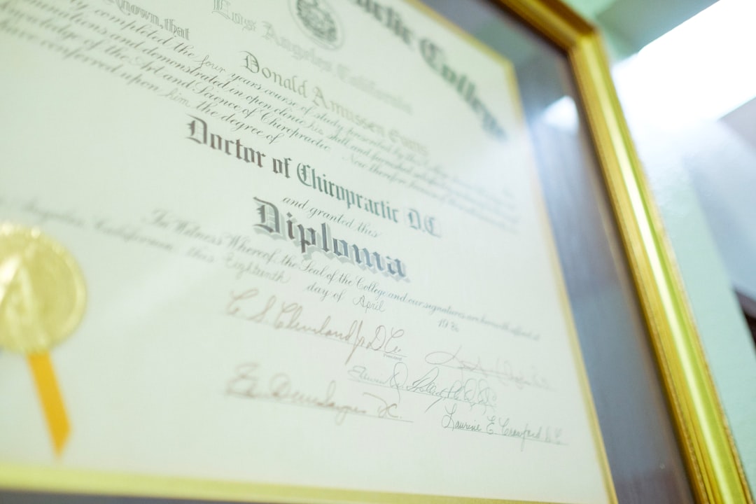 Diploma magistrale ante 2001/2002: confermato l'accesso alle selezioni per il servizio all'estero