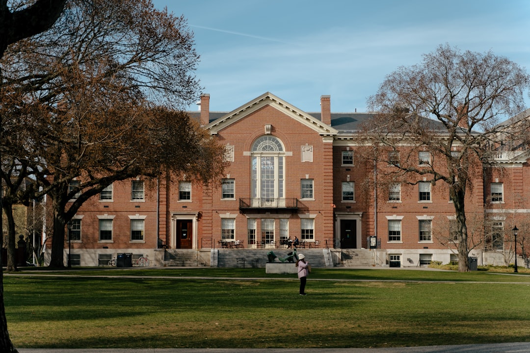 Il caso Brown University: lo scandalo della frode di massa tramite ChatGPT e la crisi dell'integrità accademica