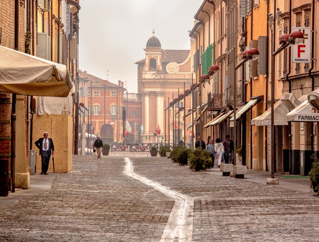 Guida USR Emilia-Romagna per docenti neoassunti: norme, anno di prova e IA