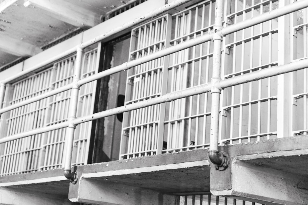 Studente di 17 anni e docente al centro di un’indagine: scherzo o abuso dei mezzi di correzione? Procura indaga