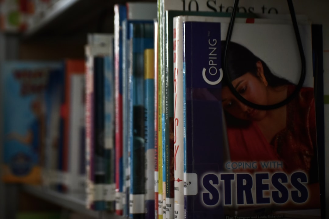 Stress cronico tra i docenti: metà vive la pressione costante, un terzo valuta l'addio. Quali tutele servono ora