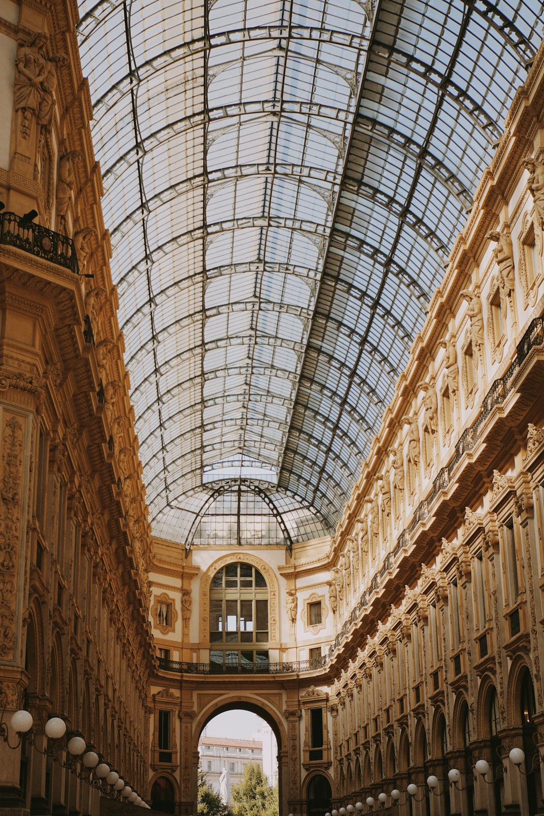 Galleria Vittorio Emanuele II a Milano, simbolo della Lombardia che guida la domanda di docenti per le supplenze 2026/27