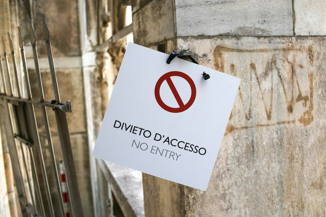 Decreto scuola e divieto di volto coperto: le nuove norme e le sanzioni per l'integrazione