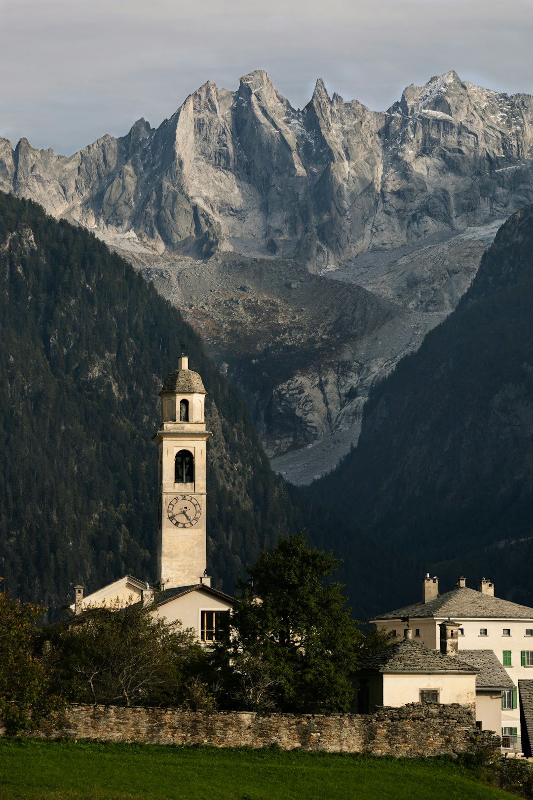 Piemonte assegna 750.000 euro alle scuole di montagna per il 2026/27