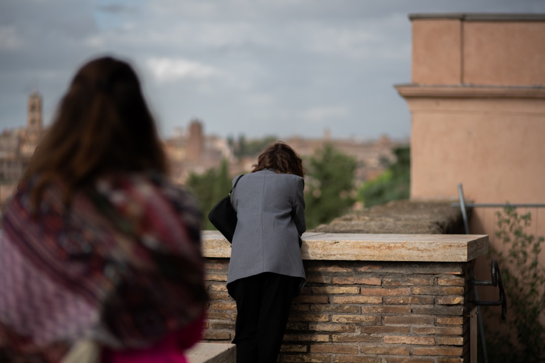 18enne vittima di bullismo a scuola a Roma: salvato dalla Polizia durante una crisi