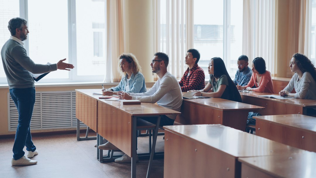 Formazione degli adulti e politiche attive: il divario italiano tra obiettivi PNRR e realtà del mercato