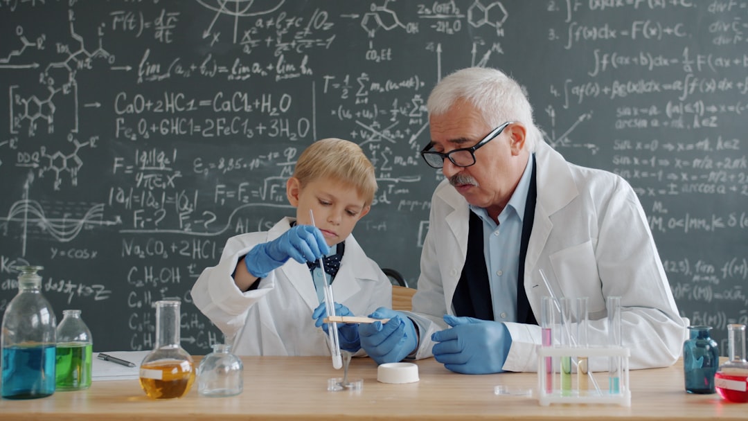 Scienze della formazione primaria per futuri insegnanti: le nuove regole del test nazionale e le soglie di accesso