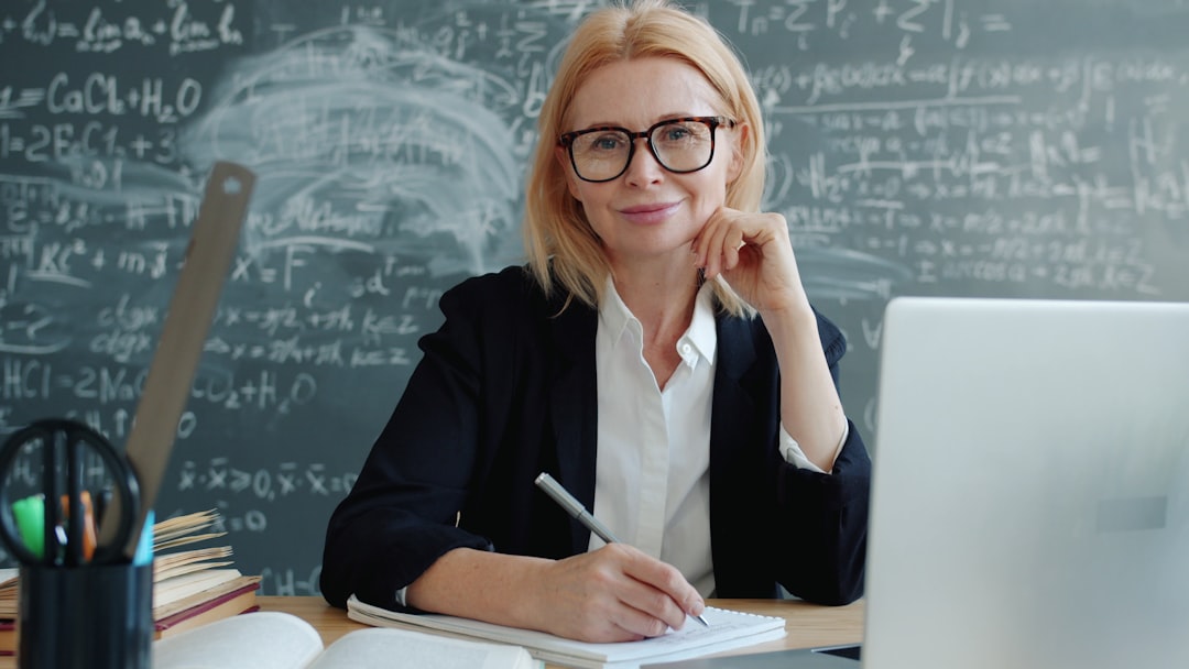 Maturità e sostegno: lo studente scrive a Mattarella e Valditara e salva la sua prof grazie al principio dell’accomodamento ragionevole
