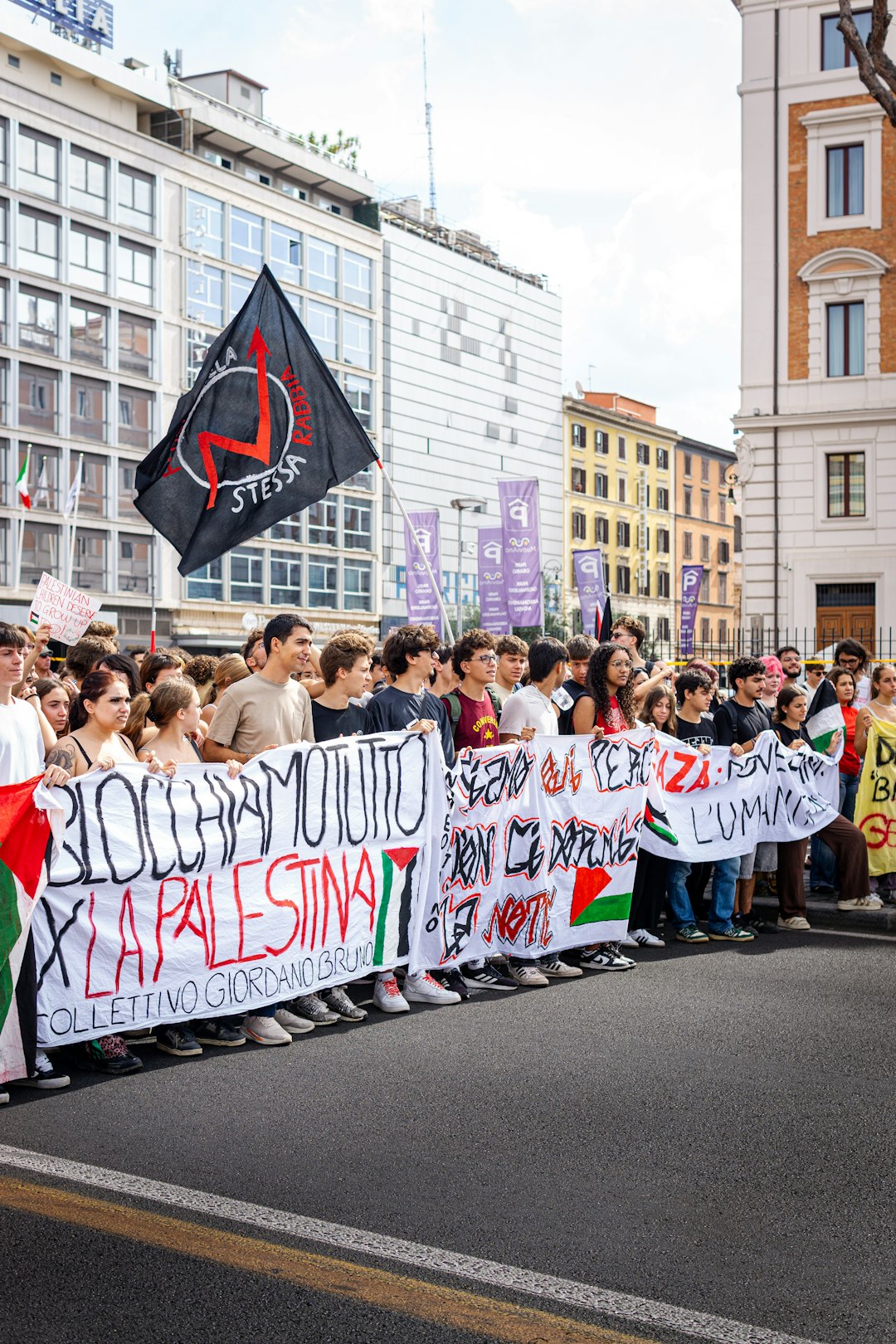 L'evoluzione delle proteste studentesche in Italia: dalle piazze del '68 alla rivolta digitale del 2026