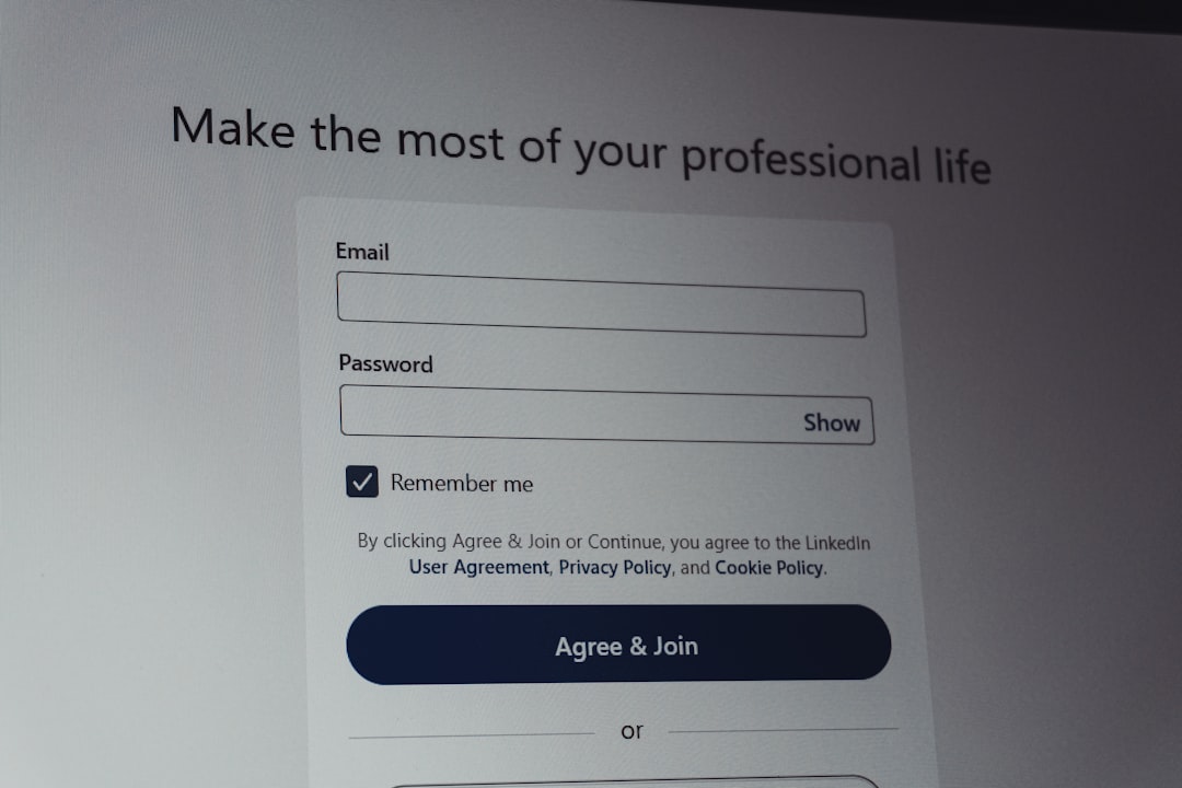 Schermata di registrazione LinkedIn con campi email password e pulsante Agree Join per l'abilitazione elenchi regionali aggiuntivi