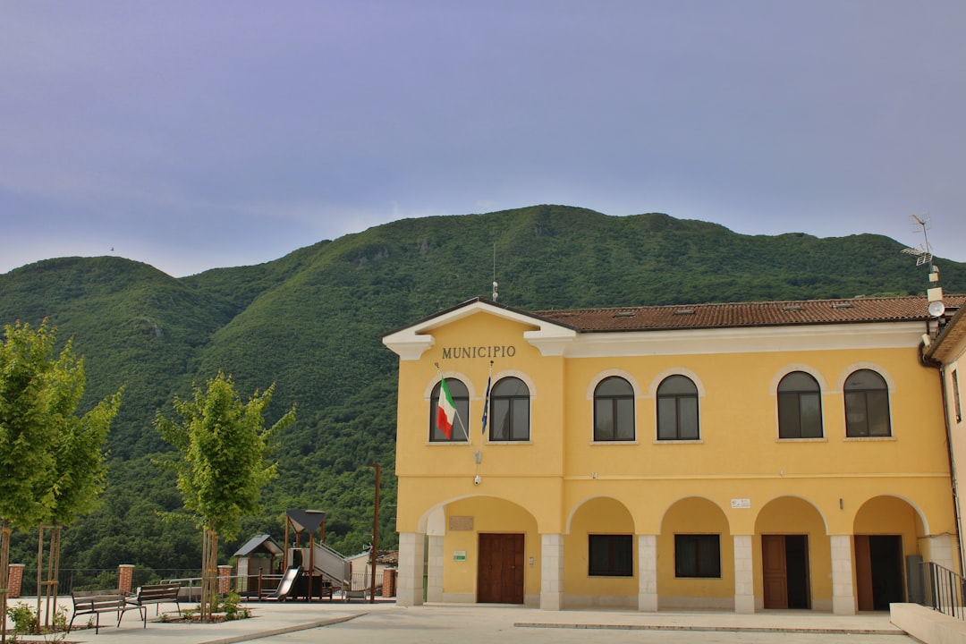 Rinvio dell'inizio scuola in Campania: la proposta di Mastella per contrastare le ondate di calore