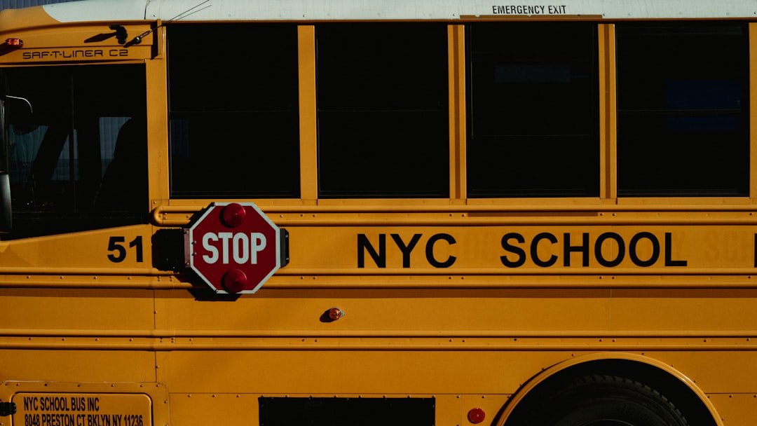 Docenti eroi in gita scolastica: fermano il pullman in emergenza e chiedono al ministro Valditara un riconoscimento